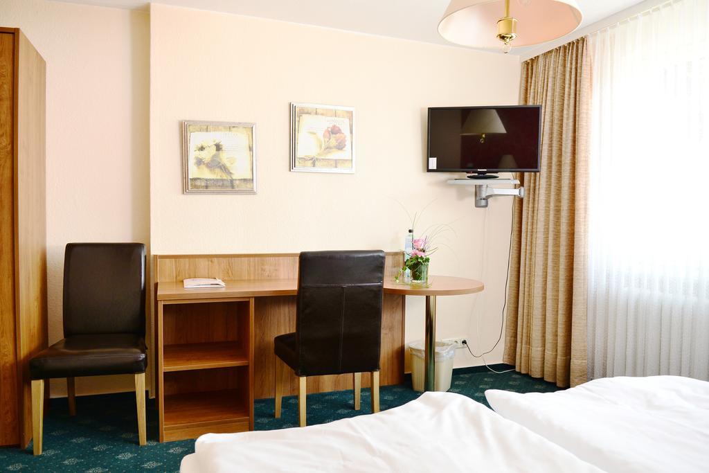 Landhotel Michaelishof Bergen  Bagian luar foto