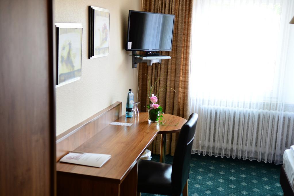 Landhotel Michaelishof Bergen  Bagian luar foto