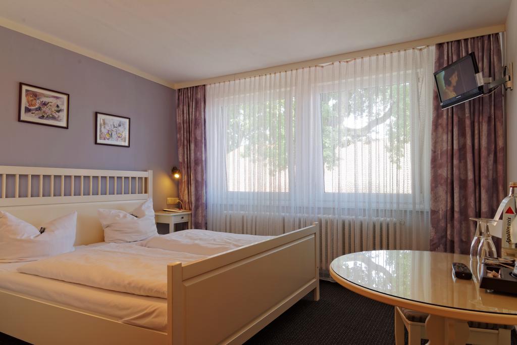 Landhotel Michaelishof Bergen  Bagian luar foto
